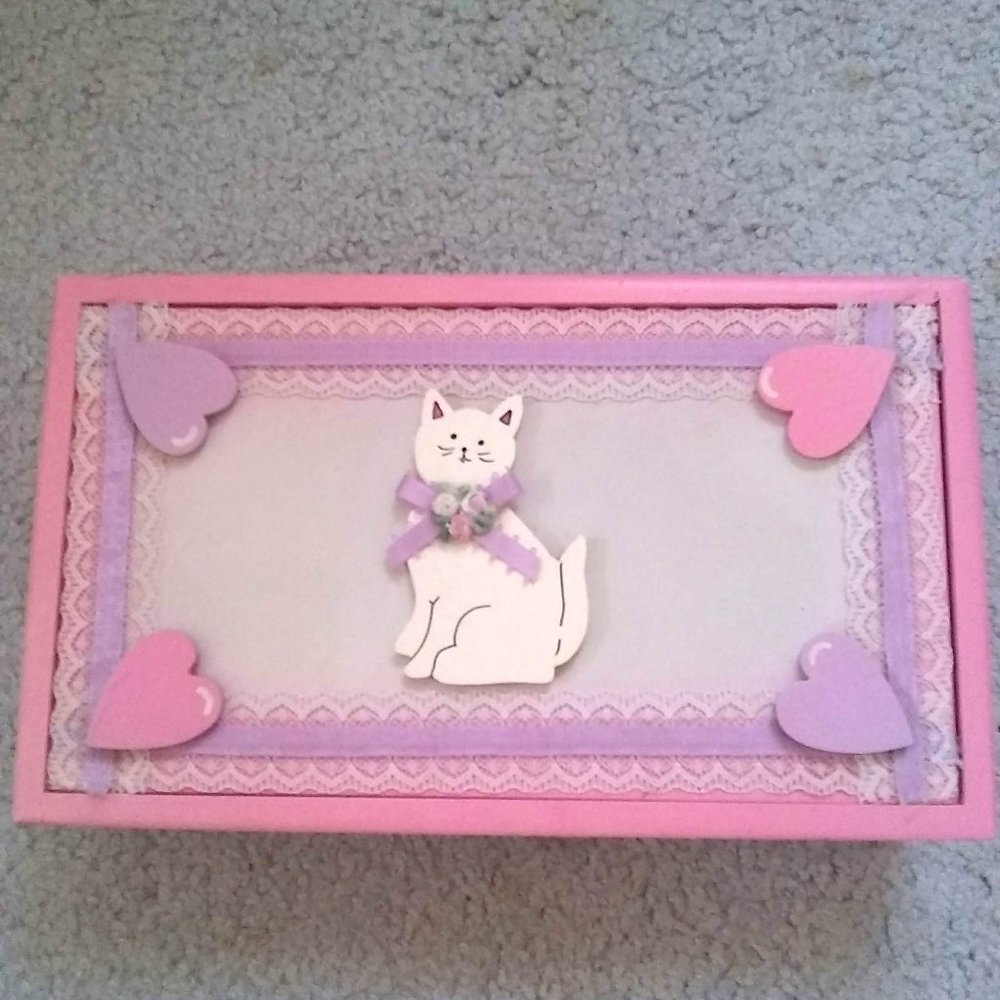 Vintage handmade wood storage jewelry box cat lace